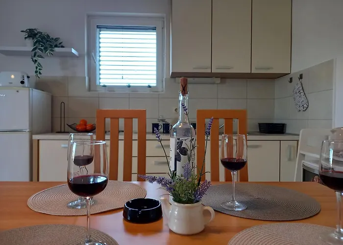 Tomislav 아파트 *